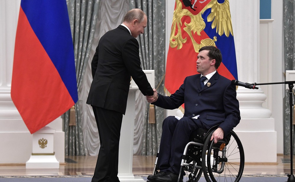 Президент России вручил в Кремле Госпремии за выдающиеся достижения в правозащите и благотворительности