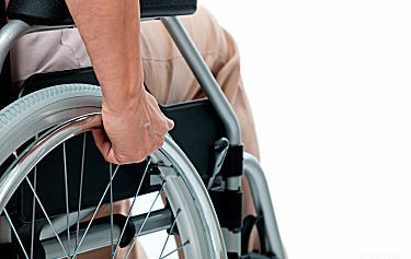 Инвалиду-колясочнику из Киришей оказана комплексная помощь