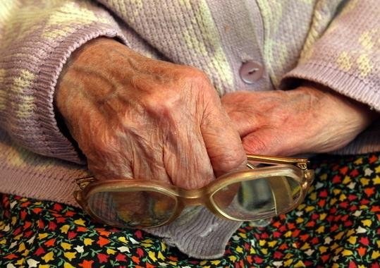 90-летнюю жительницу Соснового Бора признали нуждающейся в социальном обслуживании с учетом личных обстоятельств