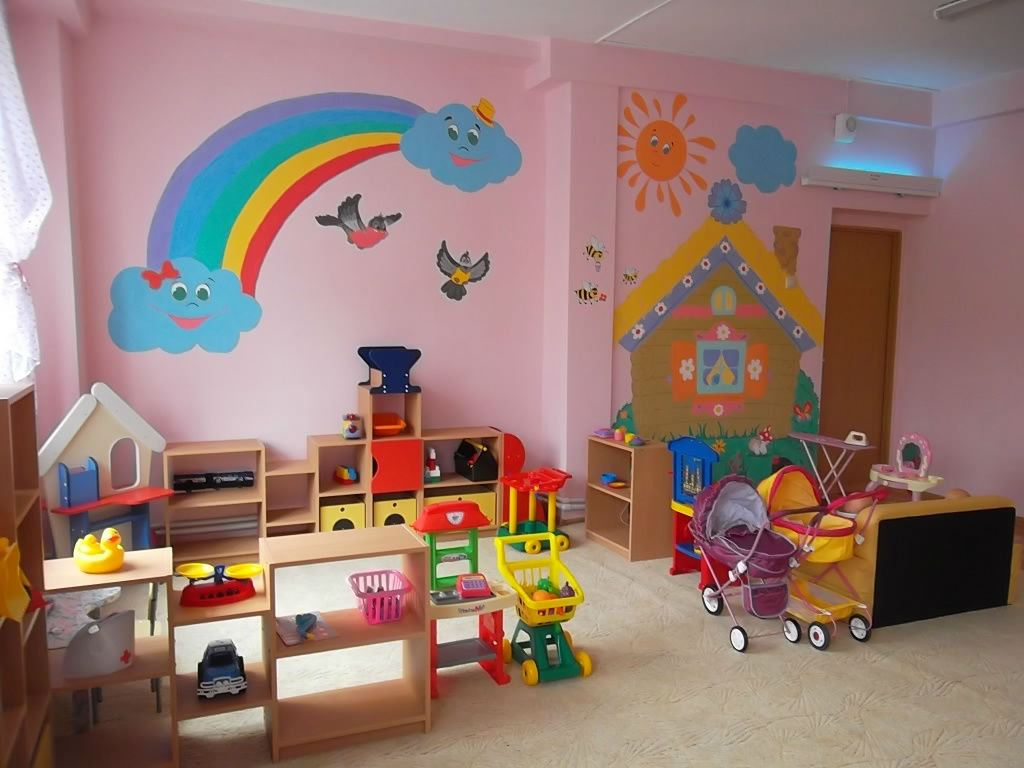 Преодолев «отписку» администрации Ломоносовского района, Уполномоченный восстановил право ребенка на получение места в детском саду